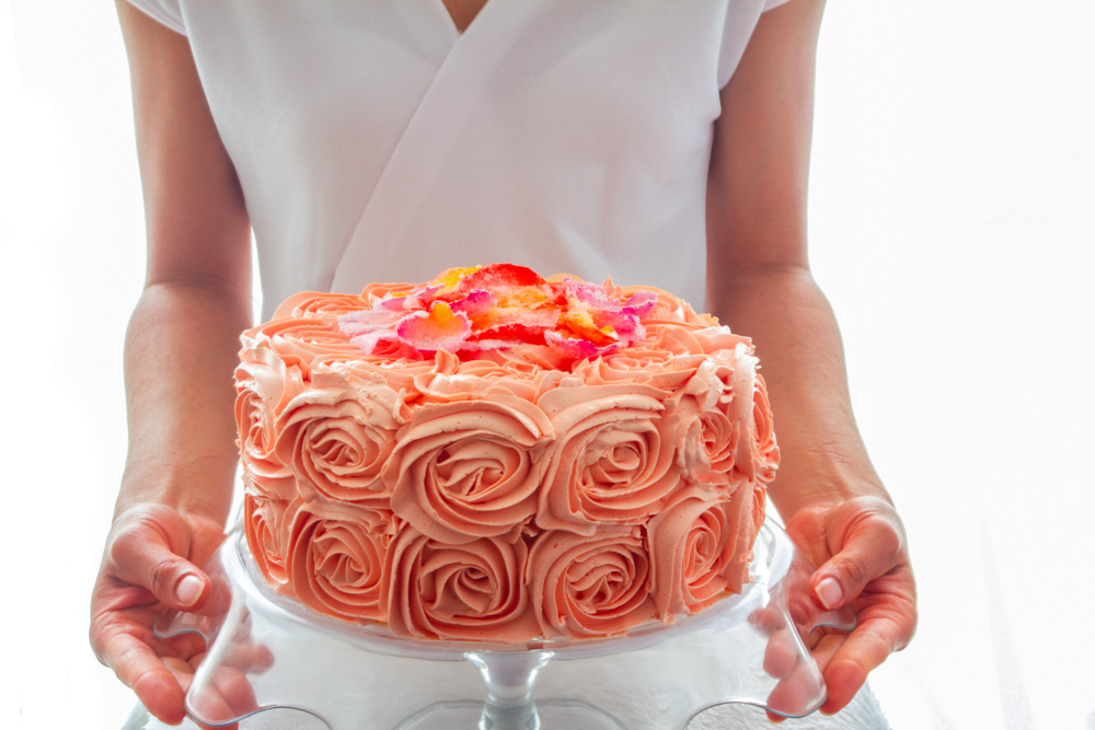 10 exquisitas tartas de cumpleaños para mujer que te harán brillar en tu día especial