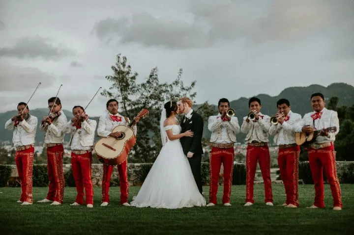 Boda con mariachi: una celebración llena de música y tradición
