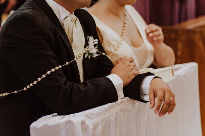 Cómo colocar el lazo matrimonial: Tradiciones y significado