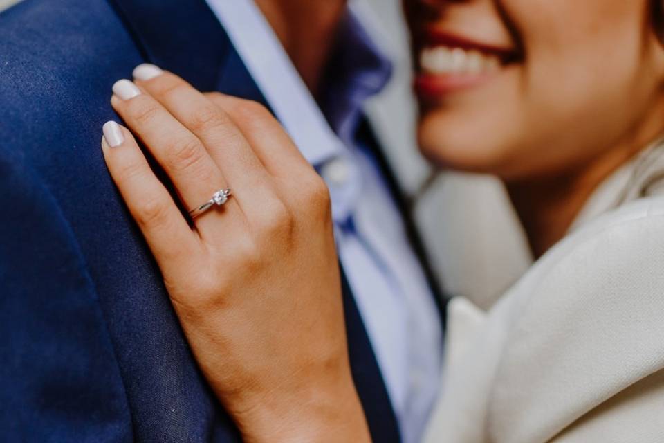 ¿Cómo van los anillos de boda? Consejos para elegir, usar y cuidar tus símbolos de amor eterno
