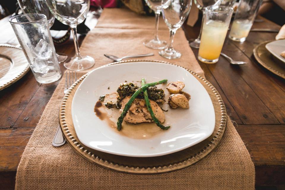 Delicias gastronómicas: Las mejores comidas de banquetes para tu boda