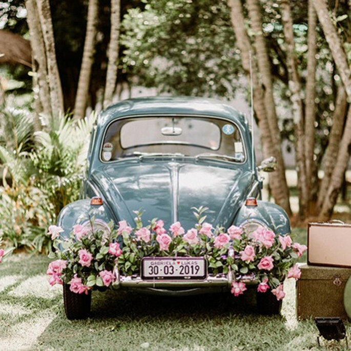 ¡Descubre cómo adornar tu coche de bodas de manera espectacular!