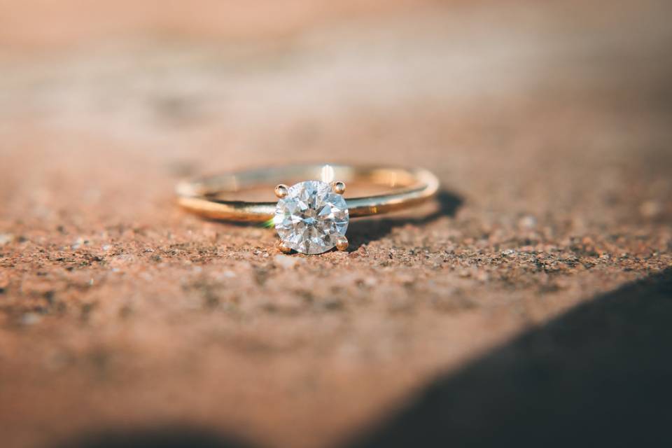 Descubre los diferentes tipos de diamantes y elige el perfecto para tu anillo de compromiso