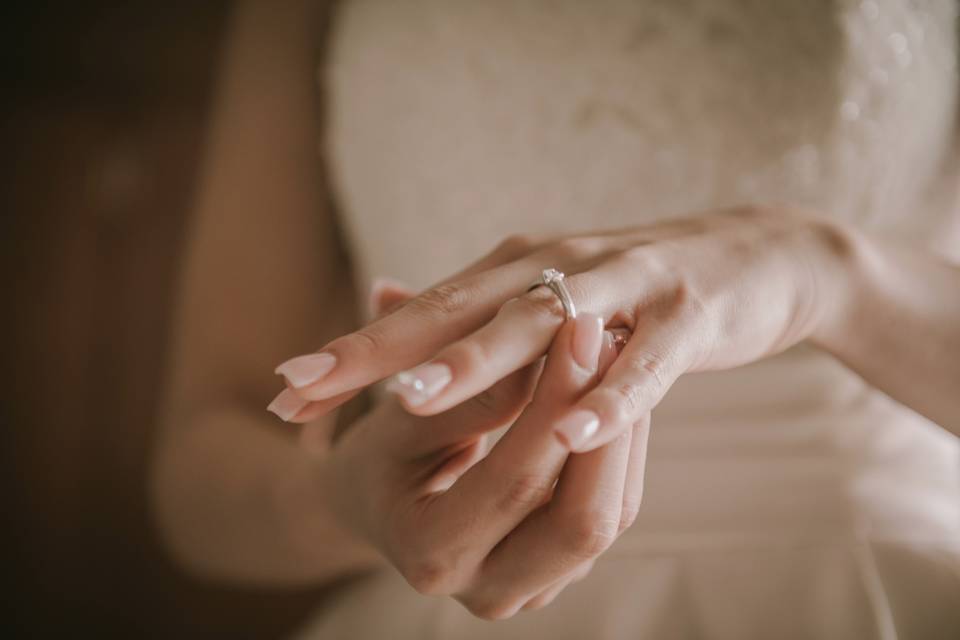 El emocionante momento en el que mi novio me dio el anillo de compromiso: ¡El inicio de nuestra historia de amor eterno!