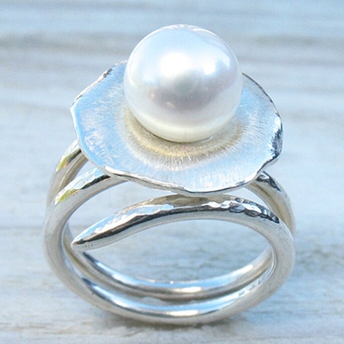 El significado simbólico de la perla en las bodas: pureza y prosperidad