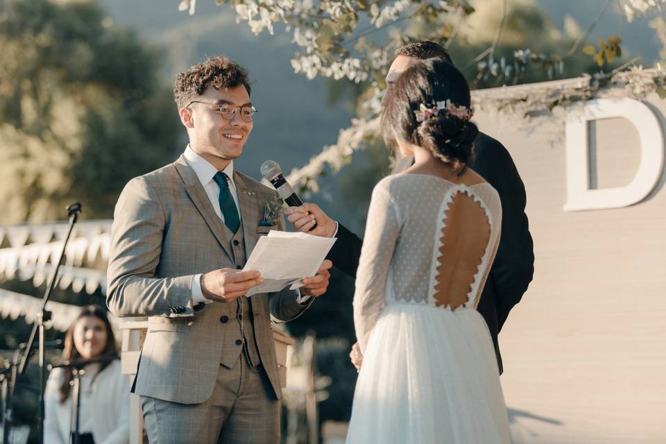 Emocionantes momentos: Cuando se leen los votos en una boda civil