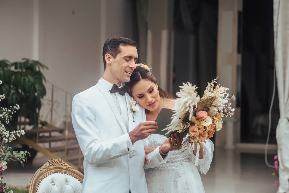 Hombre y mujer los creo: La belleza de la unión en las bodas