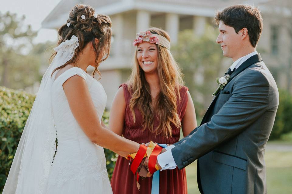 La tradición de quien entrega al novio en el altar: Significado y simbolismo de este emotivo momento en las bodas
