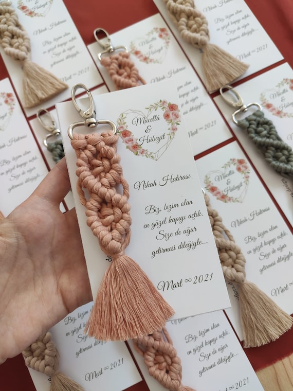 Llaveros tejidos: un detalle encantador para tu boda