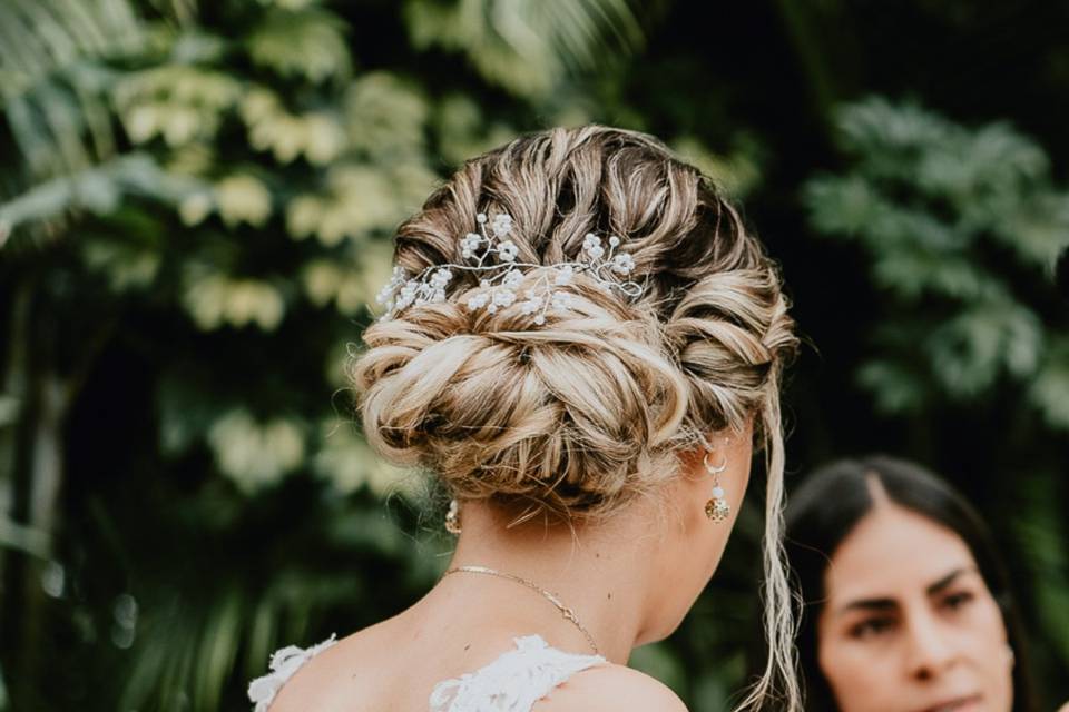 Molote elegante: el peinado perfecto para lucir sofisticada en tu boda